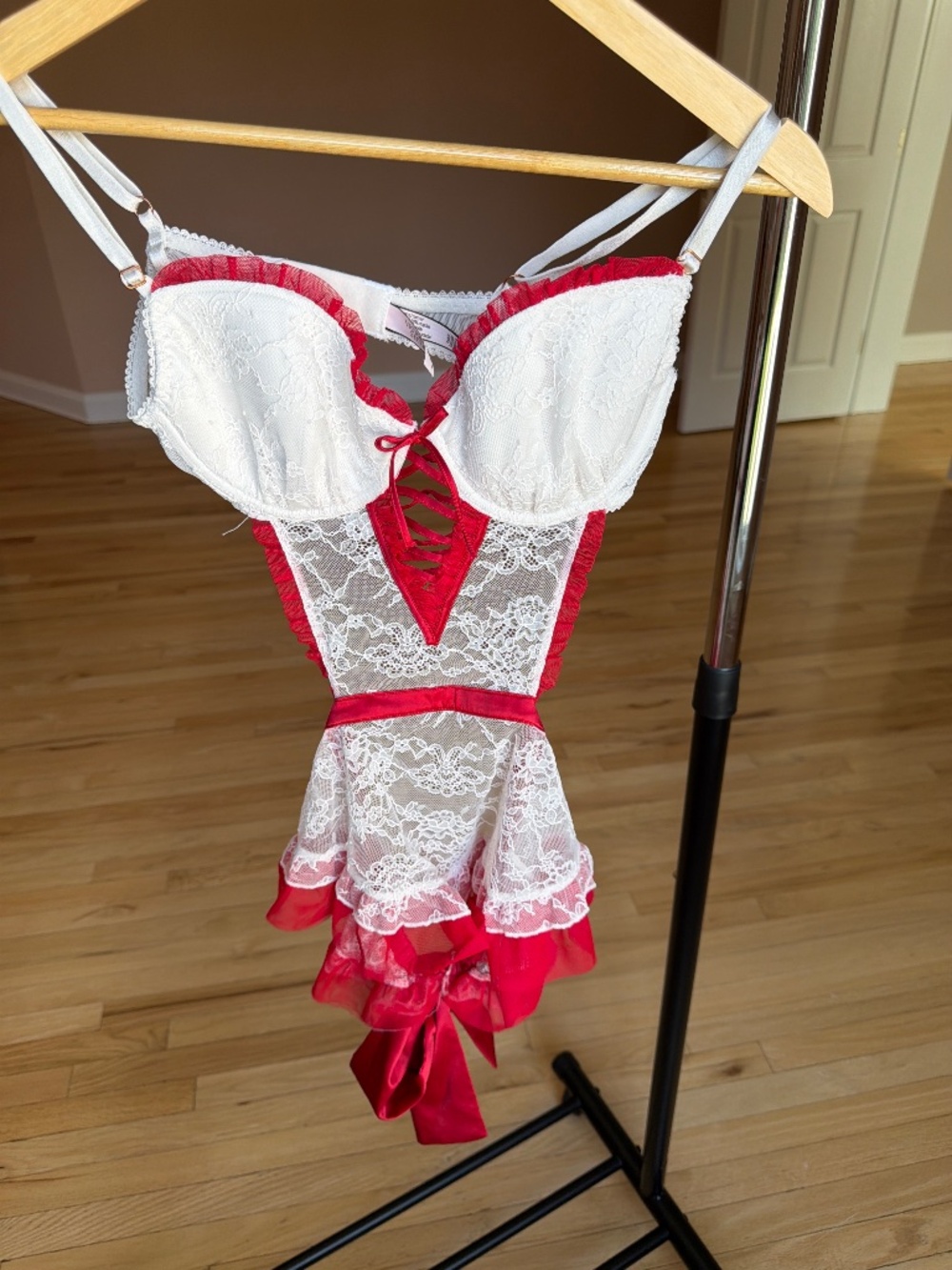 Victoria's Secret Very Sexy Fisto Lace Apron